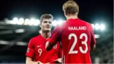 Norveç elenince Alexander Sörloth ve Erling Haaland'ın EURO 2020 rüyası da bitti Norveç elenince Alexander Sörloth ve Erling Haaland'ın EURO 2020 rüyası da bitti