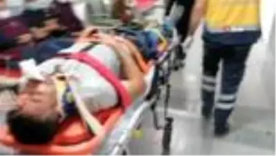 Otomobil şarampole devrildi: 2 yaralı Otomobil şarampole devrildi: 2 yaralı
