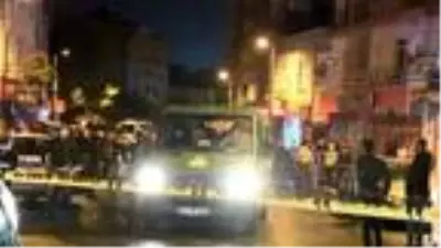 PENDİK'TE KAFEDE SİLAHLI SALDIRI: 1 ÖLÜ, 3 YARALI PENDİK'TE KAFEDE SİLAHLI SALDIRI: 1 ÖLÜ, 3 YARALI