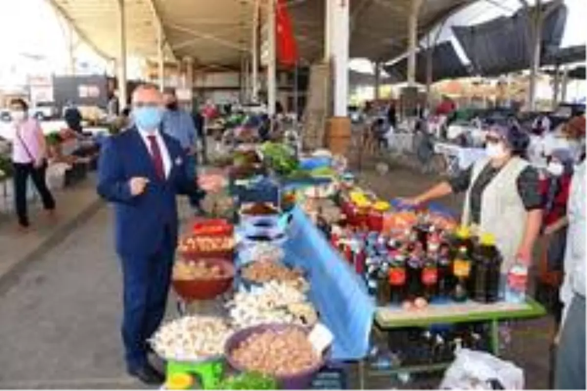 Salihli'de üretici pazarı yeniden açıldı