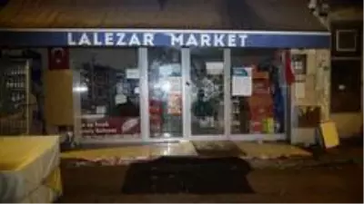 Saniyeler içinde marketi soydular Saniyeler içinde marketi soydular