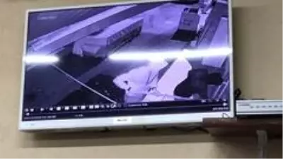 Saniyeler içinde marketi soydular Saniyeler içinde marketi soydular