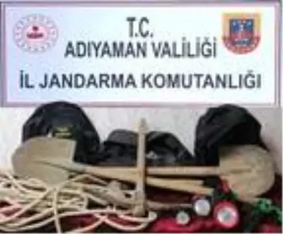 Sit alanında kaçak kazıya 3 gözaltı Sit alanında kaçak kazıya 3 gözaltı