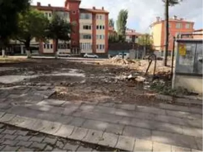 Söğüt'te yıkılan binaların hurdaları Meclise taşındı, 5 çalışana soruşturma açıldı Söğüt'te yıkılan binaların hurdaları Meclise taşındı, 5 çalışana soruşturma açıldı