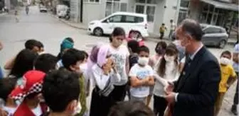 Alper Taban: Son dakika haberi... Taban'dan sokakları temizleyen çocuklara sürpriz ziyaret Alper Taban: Son dakika haberi... Taban'dan sokakları temizleyen çocuklara sürpriz ziyaret