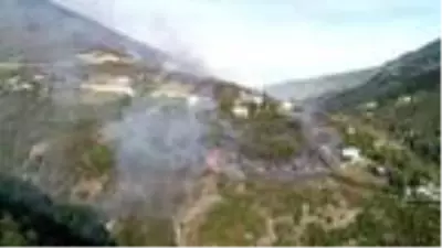 Trabzon?da 2 noktada orman yangını, ekipler müdahale ediyor Trabzon?da 2 noktada orman yangını, ekipler müdahale ediyor