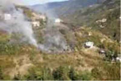Trabzon?da 2 noktada orman yangını, ekipler müdahale ediyor Trabzon?da 2 noktada orman yangını, ekipler müdahale ediyor