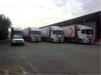 Türk Kızılay'dan Azerbaycan halkına 4 tır dolusu insani yardım