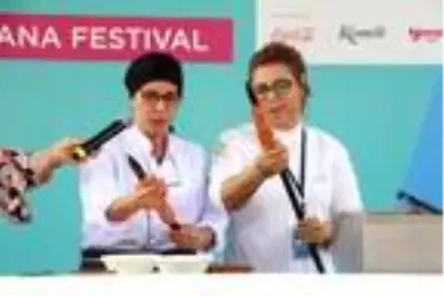 Adana Uluslararası Lezzet Festivali'nde 'Kadın şefler mangal başında' Adana Uluslararası Lezzet Festivali'nde 'Kadın şefler mangal başında'
