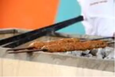 Adana Uluslararası Lezzet Festivali'nde 'Kadın şefler mangal başında' Adana Uluslararası Lezzet Festivali'nde 'Kadın şefler mangal başında'