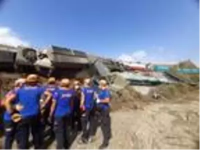 Ankara'da iki tren kafa kafayı çarpıştı: 2 ölü, 2 yaralı (2)- Yeniden Ankara'da iki tren kafa kafayı çarpıştı: 2 ölü, 2 yaralı (2)- Yeniden