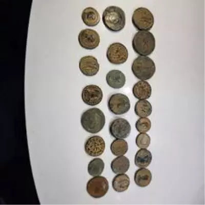 Antalya'da bir eve yapılan baskınla bin 83 tarihi sikke ele geçirildi Antalya'da bir eve yapılan baskınla bin 83 tarihi sikke ele geçirildi