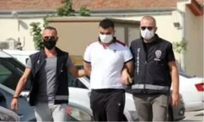 Canlı yayında hakaret etti diye arkadaşını uykusunda öldürdü Canlı yayında hakaret etti diye arkadaşını uykusunda öldürdü