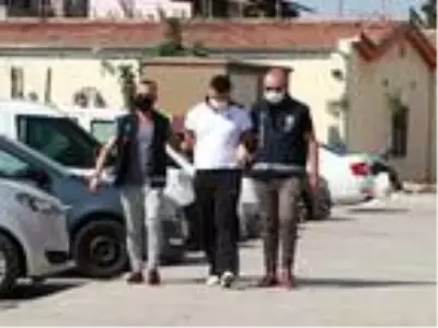 Arkadaşını sosyal medyadaki canlı yayında kendisine küfrettiği için uyurken öldürmüş Arkadaşını sosyal medyadaki canlı yayında kendisine küfrettiği için uyurken öldürmüş
