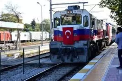Atatürk'ün Manisa'ya gelişinin 95. yıl dönümü kutlandı Atatürk'ün Manisa'ya gelişinin 95. yıl dönümü kutlandı