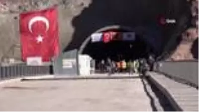 Bakan Karaismailoğlu: 'Türkiye'nin bölgesinde lider, dünyada önde gelen ülkeler arasında olmasını... Bakan Karaismailoğlu: 'Türkiye'nin bölgesinde lider, dünyada önde gelen ülkeler arasında olmasını...