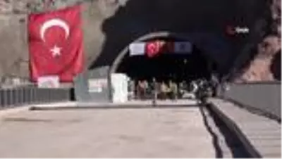Bakan Karaismailoğlu: 'Türkiye'nin bölgesinde lider, dünyada önde gelen ülkeler arasında olmasını... Bakan Karaismailoğlu: 'Türkiye'nin bölgesinde lider, dünyada önde gelen ülkeler arasında olmasını...