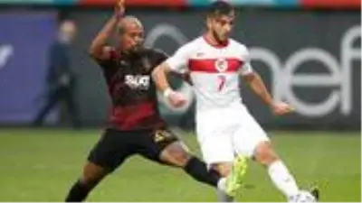 Galatasaray La Umit Milli Takim Arasindaki Hazirlik Macinda Marcao Rakibine Tokat Atti Tokat