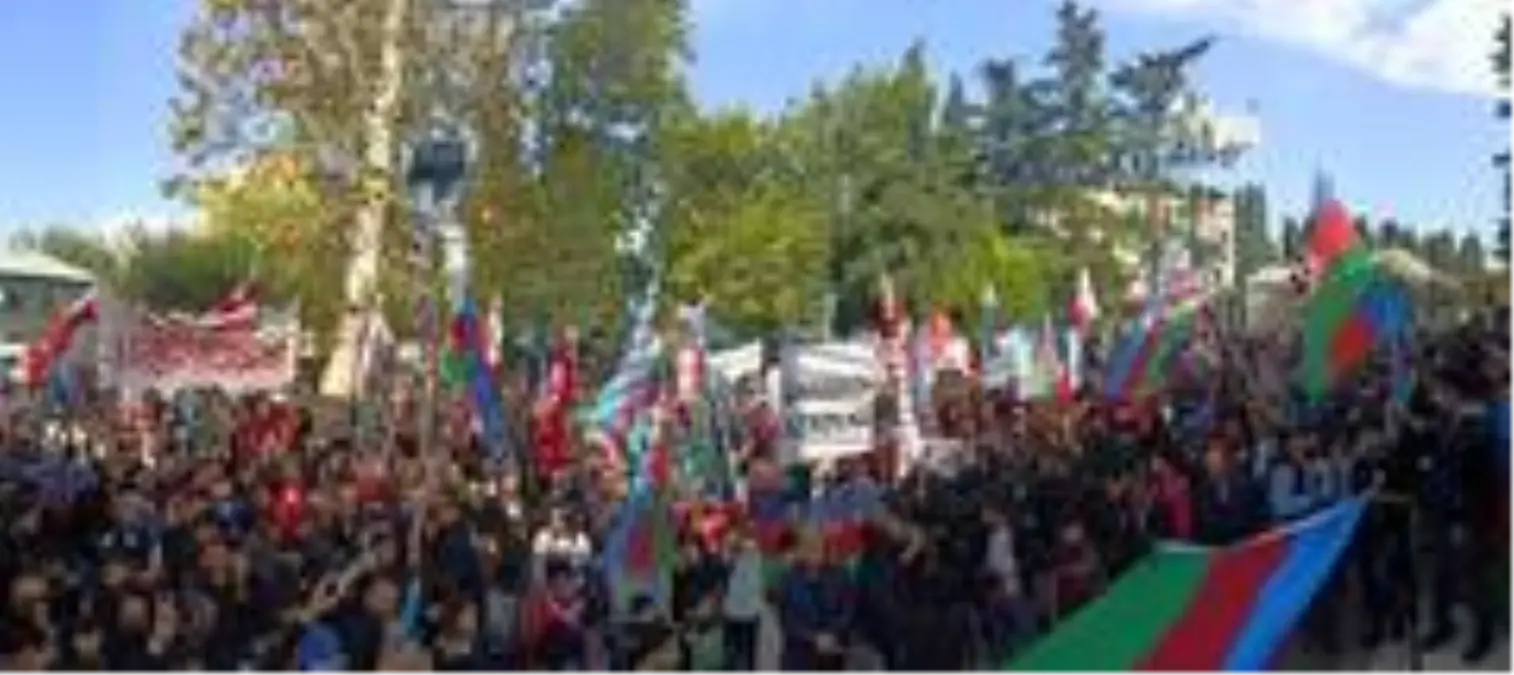 Gürcistan'da Azerbaycan'a destek mitingi