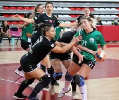 Kadınlar Hentbol Süper Ligi: Sivas Belediyespor: 22 - Kastamonu Belediyesi: 38 Kadınlar Hentbol Süper Ligi: Sivas Belediyespor: 22 - Kastamonu Belediyesi: 38