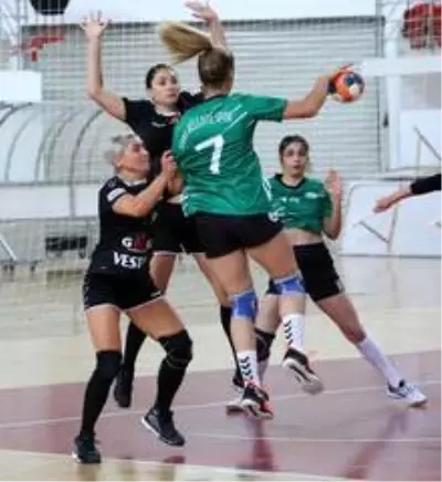 Kadınlar Hentbol Süper Ligi: Sivas Belediyespor: 22 - Kastamonu Belediyesi: 38 Kadınlar Hentbol Süper Ligi: Sivas Belediyespor: 22 - Kastamonu Belediyesi: 38