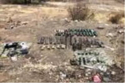 Irak'ın kuzeyinde terör örgütü PKK'ya ait silah ve mühimmat ele geçirildi Irak'ın kuzeyinde terör örgütü PKK'ya ait silah ve mühimmat ele geçirildi