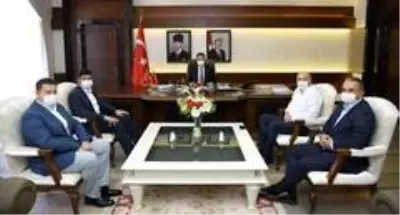 Nazilli Belediyespor ve Başkan Özcan'dan Vali Aksoy'a ziyaret Nazilli Belediyespor ve Başkan Özcan'dan Vali Aksoy'a ziyaret