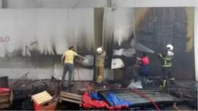Çocukların pazarda çıkarttığı yangın korkuttu