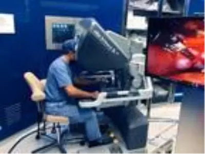 Robot Teknolojisiyle Yapilan Prostat Ameliyati Objektiflere Yansidi Izmir