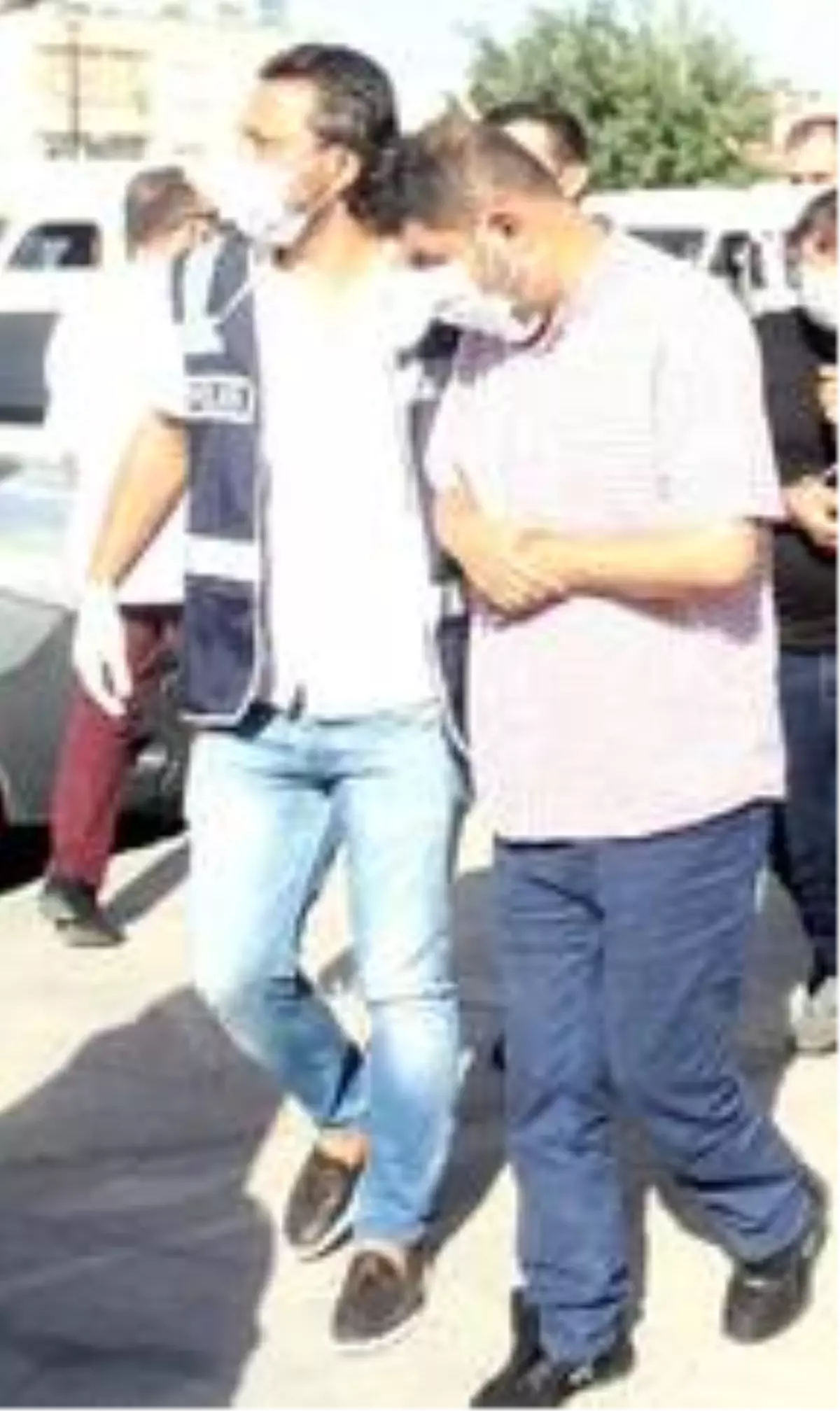 Swinger Partisine Katilan Su Tesisatcisi Kendisini Dis Hekimi Olarak Tanitip Ciftleri Dolandirmis Haberler Haber Ofisi