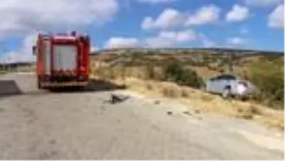 Manisa'da iki otomobil çarpıştı: 3 yaralı Manisa'da iki otomobil çarpıştı: 3 yaralı