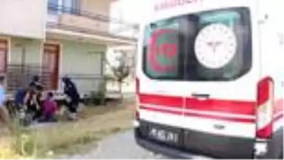 Manisa'da iki otomobil çarpıştı: 3 yaralı Manisa'da iki otomobil çarpıştı: 3 yaralı
