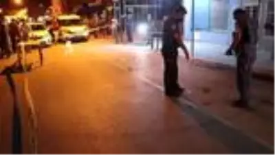 Adana'da iki kişi silahlı saldırıda yaralandı Adana'da iki kişi silahlı saldırıda yaralandı