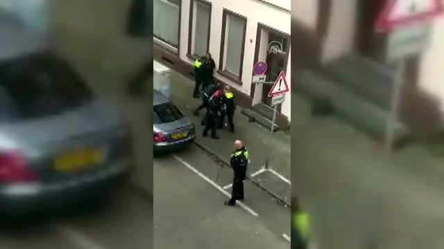 Almanya�da polis şiddetine tepki KÖLN Haberler