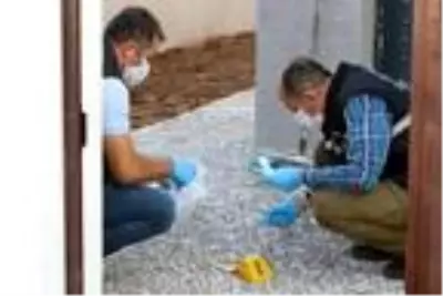 Kırık balkon camından beton zemine düşen 1 yaşındaki bebek yaşamını yitirdi Kırık balkon camından beton zemine düşen 1 yaşındaki bebek yaşamını yitirdi