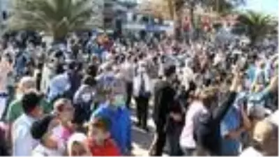 Bursa'da gösteri uçuşu yapan Solo Türk'e ilgi Bursa'da gösteri uçuşu yapan Solo Türk'e ilgi