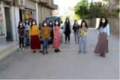 'Dünya Kız Çocukları Günü'nde özel çocuklara ücretsiz kuaför hizmeti 'Dünya Kız Çocukları Günü'nde özel çocuklara ücretsiz kuaför hizmeti