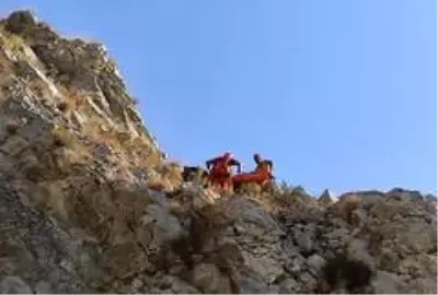 Son dakika 3. sayfa: Düştüğü yerde mahsur kalan dağcı nefes kesen operasyonla kurtarıldı Son dakika 3. sayfa: Düştüğü yerde mahsur kalan dağcı nefes kesen operasyonla kurtarıldı
