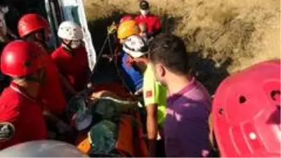 Son dakika 3. sayfa: Düştüğü yerde mahsur kalan dağcı nefes kesen operasyonla kurtarıldı Son dakika 3. sayfa: Düştüğü yerde mahsur kalan dağcı nefes kesen operasyonla kurtarıldı