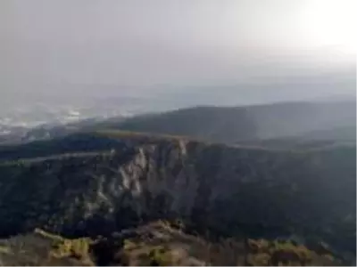 Hatay'da yangını soğutma çalışmaları sürüyor Hatay'da yangını soğutma çalışmaları sürüyor