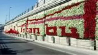 İBB'nin yol kenarlarına, 'dikey bahçe yerine grafiti' çalışması tartışma yarattı (2) İBB'nin yol kenarlarına, 'dikey bahçe yerine grafiti' çalışması tartışma yarattı (2)