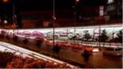 İBB'nin yol kenarlarına, 'dikey bahçe yerine grafiti' çalışması tartışma yarattı (2) İBB'nin yol kenarlarına, 'dikey bahçe yerine grafiti' çalışması tartışma yarattı (2)