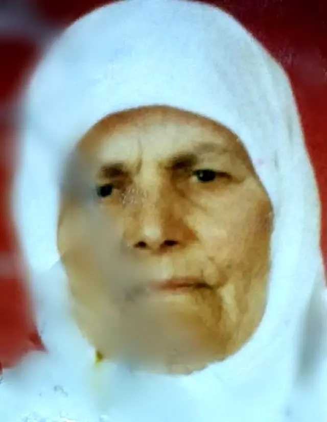 Kanepeden düşen yaşlı kadın hayatını kaybetti Haberler 3. Sayfa