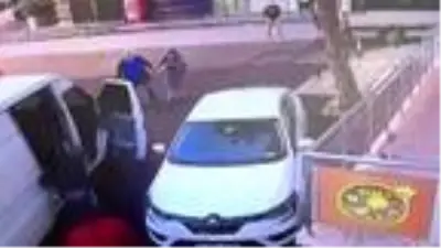 Kartal'da televizyon hırsızlarına yaşlı adamın müdahalesi kamerada
