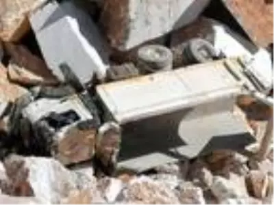 Son dakika haberi! Mermer ocağında uçurama yuvarlanan kamyonun şoförü öldü Son dakika haberi! Mermer ocağında uçurama yuvarlanan kamyonun şoförü öldü