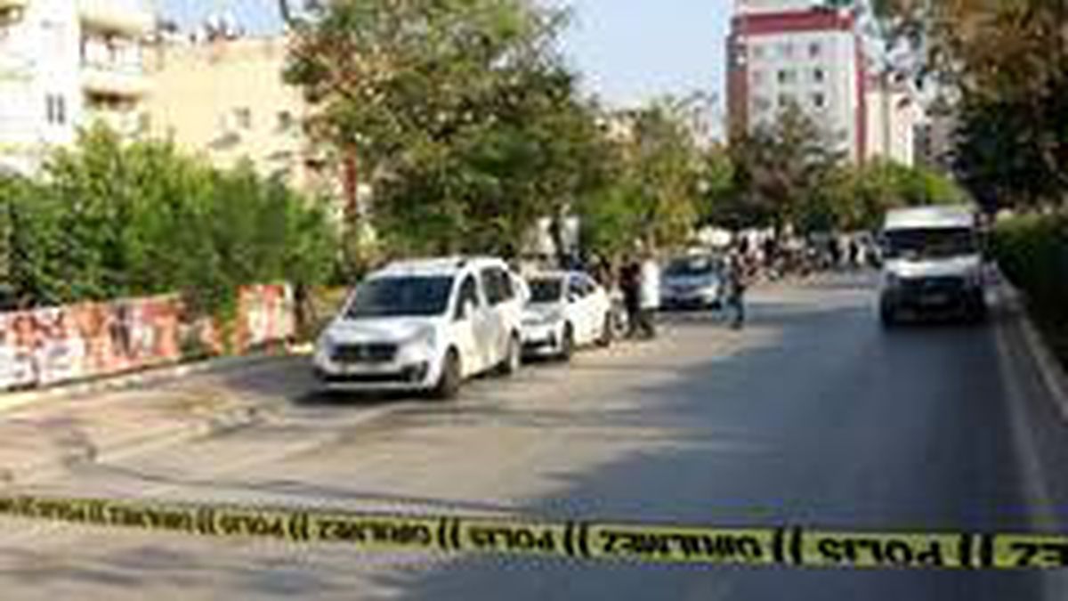 Mersin'de zaman ayarlı ses bombası patladı