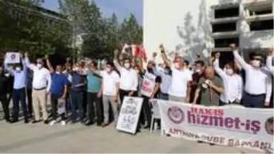 Antalya Büyükşehir Belediyesi önündeki grev 445 gündür devam ediyor Antalya Büyükşehir Belediyesi önündeki grev 445 gündür devam ediyor