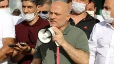 Antalya Büyükşehir Belediyesi önündeki grev 445 gündür devam ediyor Antalya Büyükşehir Belediyesi önündeki grev 445 gündür devam ediyor
