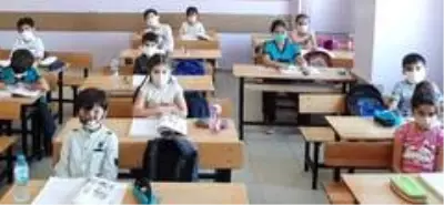 Yüz yüze eğitime geçişte ikinci aşama başladı Yüz yüze eğitime geçişte ikinci aşama başladı
