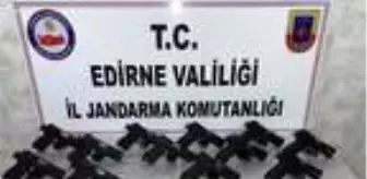Uzunköprü: Son dakika haberleri! Edirne'de 12 ruhsatsız tabanca ve 85 mermi ele geçirildi Uzunköprü: Son dakika haberleri! Edirne'de 12 ruhsatsız tabanca ve 85 mermi ele geçirildi